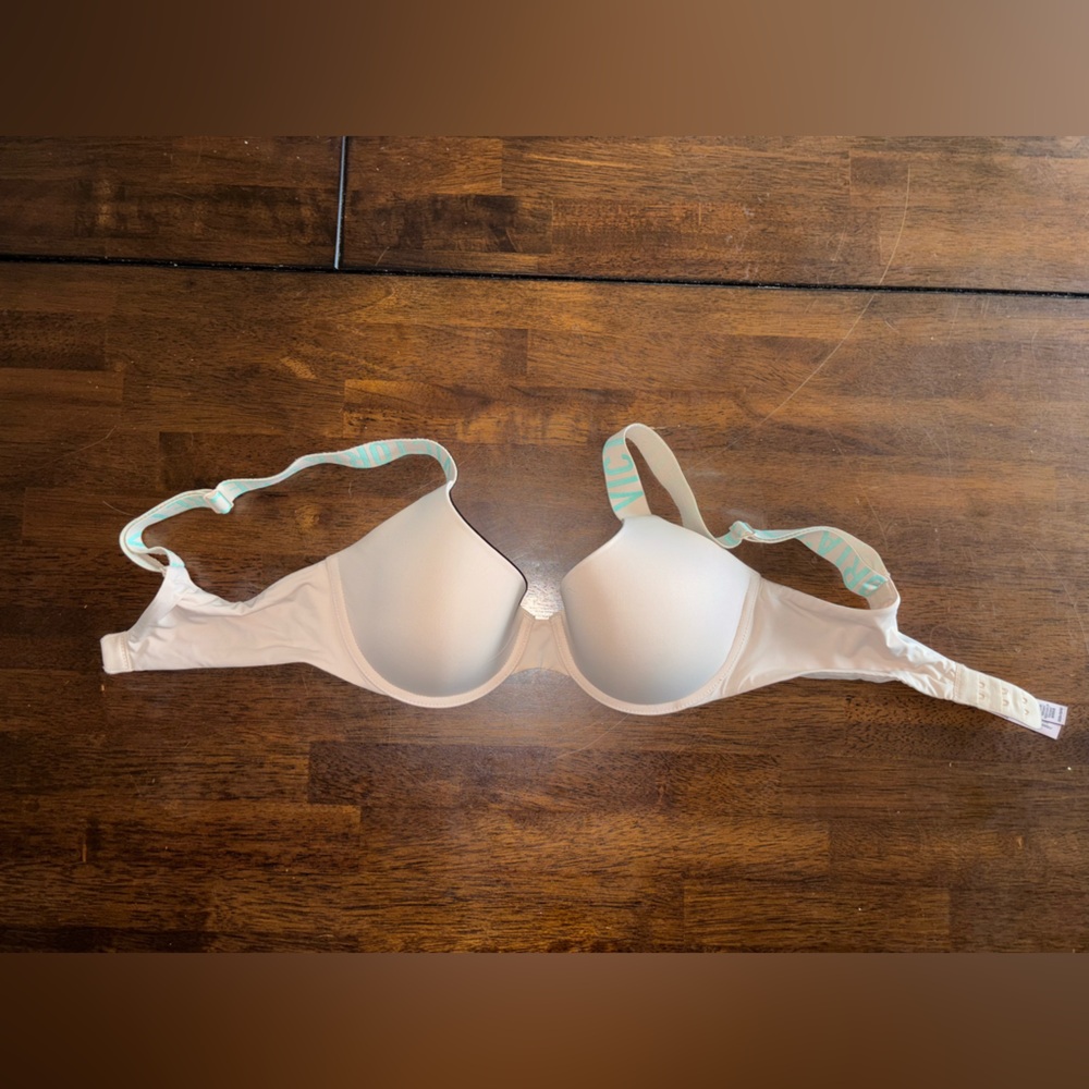 Victorias Secret t-shirt bra